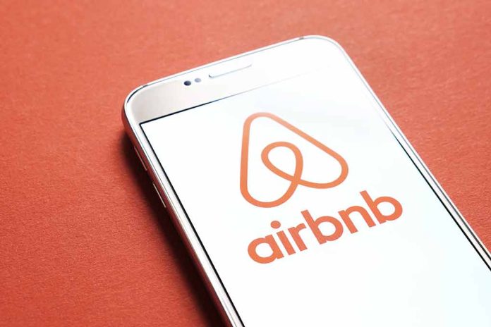 788160109 featured image Airbnb app on a smartphone screen