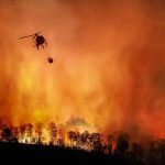 Helicopter CRASHES, All Crew Dead During Rescue Op Helicopter fights massive wildfire over burning forest