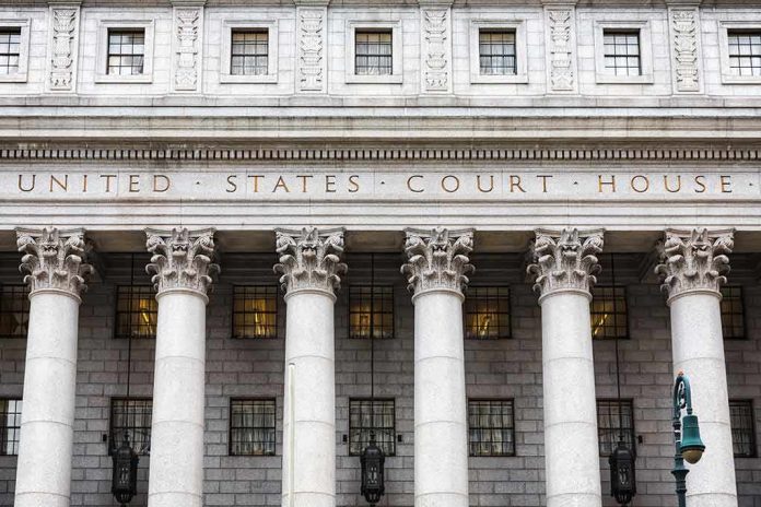shutterstock_425197420 United States courthouse facade with Corinthian columns